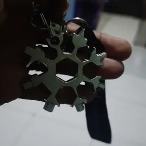 Gantungan Kuncil  18 In 1 Snow Flake Tool in 1 Pembuka Multifungsi Obeng Kunci Pas Portable