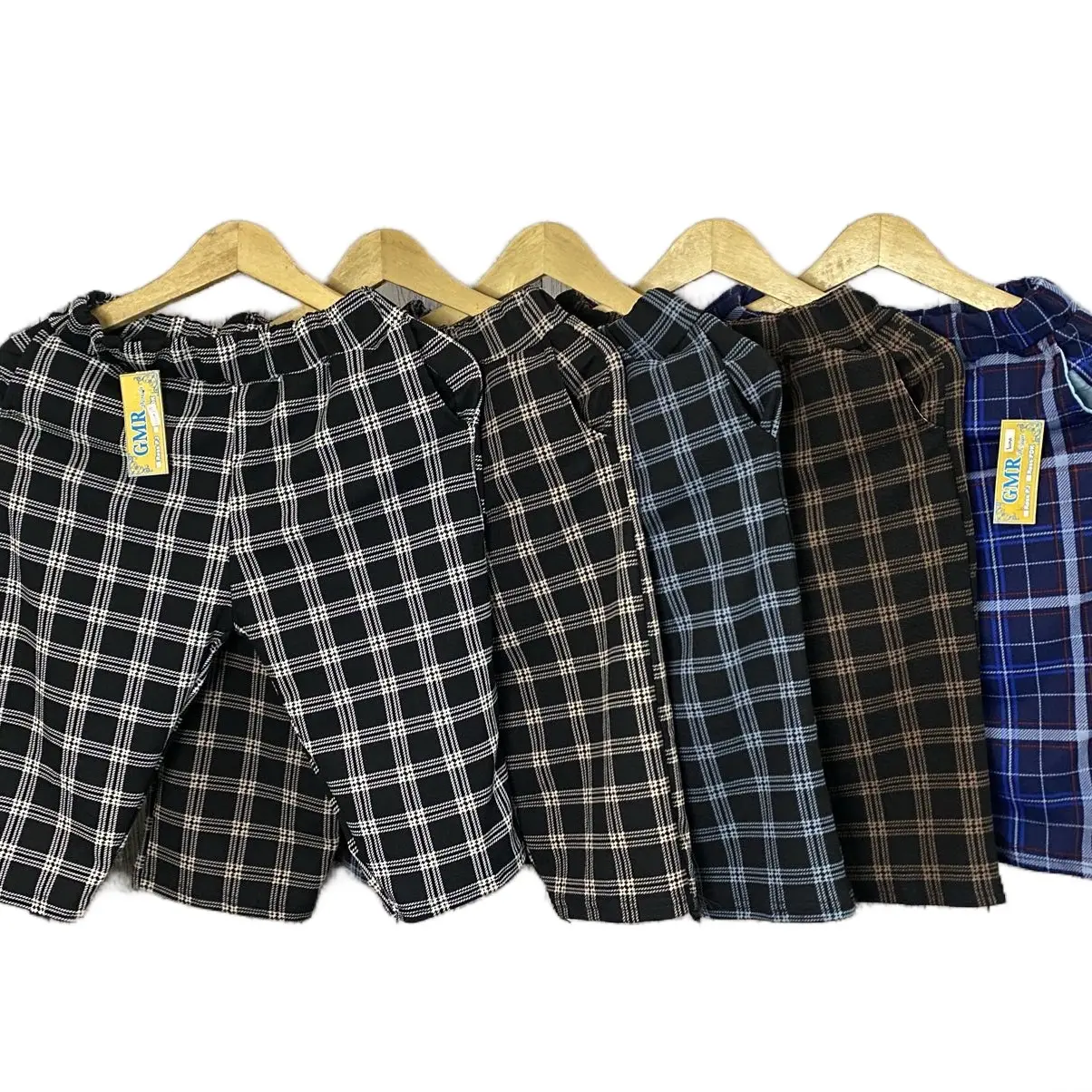 Celana Pendek Wanita Jumbo Model Slimfit Luna Bahan Crepe Premium Motif Kotak Random Shorts Standar Dewasa Nyaman