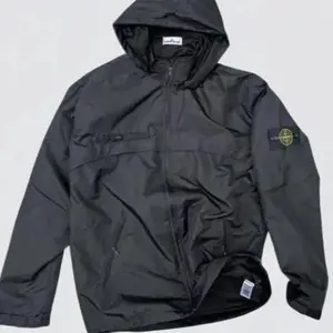 Zipper parasit S.I. waterproof - outdoorrr jacket pria - duasaudara