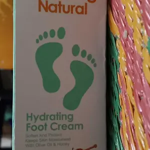 Smooth Foot Cream 60g BPOM Krim Pelembut Kaki Krim Kaki Pecah Dan Kering Dan Kasar Ampuh Melembapkan Dan Menyegarkan Kaki Perbaikan Kering Retak Kulit Kapalan Pecah Kasar Pelembab Dalam soothing natural hydrating Foot Cream Pemutih Perawatan Kaki