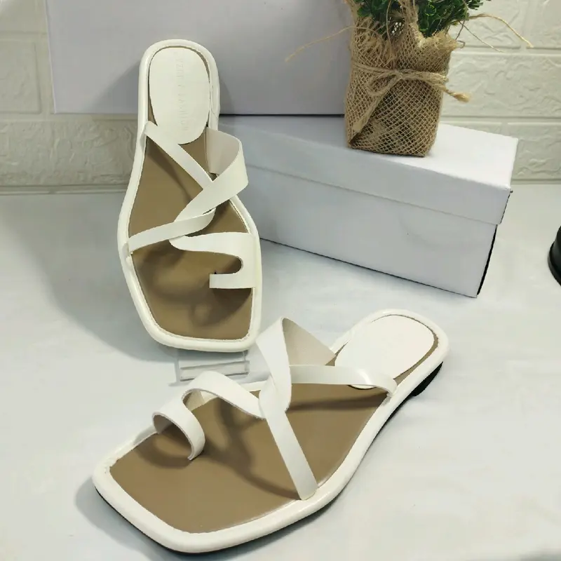 Sandal Flat wanita Fashion 0