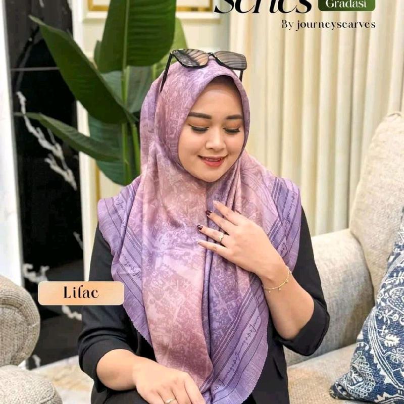 Segi Empat Motif ala JP Jorney Grada Gradasi Raya Mila Rainbow 2