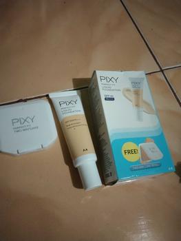 Product Review of Pixy Perfect Fit Liquid Foundation SPF35 PA++ Gratis Pixy UV Whitening Two Way Cake Refill Wajah from P**y 1