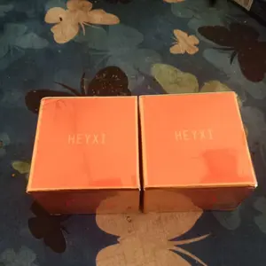 【HEYXl】【BPOM】【Kemasan Lama dan Kemasan Baru dikirim Secara Acak 】 Mencerahkanwarna kulit【30g】Melembapkan kulit/Meratakan warna kulit/Menjaga kulit halus