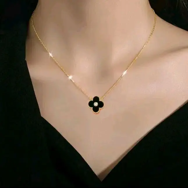 PERHIASAN FASHION WANITA CLOVER MOTIF TERBARU 2025 TITANIUM ANTI KARAT ANTI LUNTUR  Emas