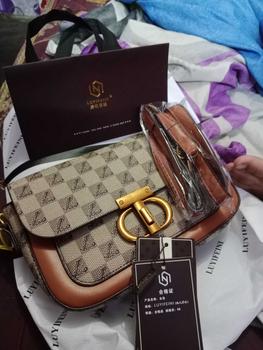 Product Review of Tas Selempang Premium LY-37072 Wanita (Free Paperbag) Slingbag from i**a 0