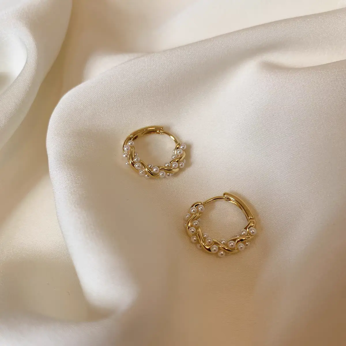 [Shiny Molly Shop] Very classic and beautiful me bead bead earrings