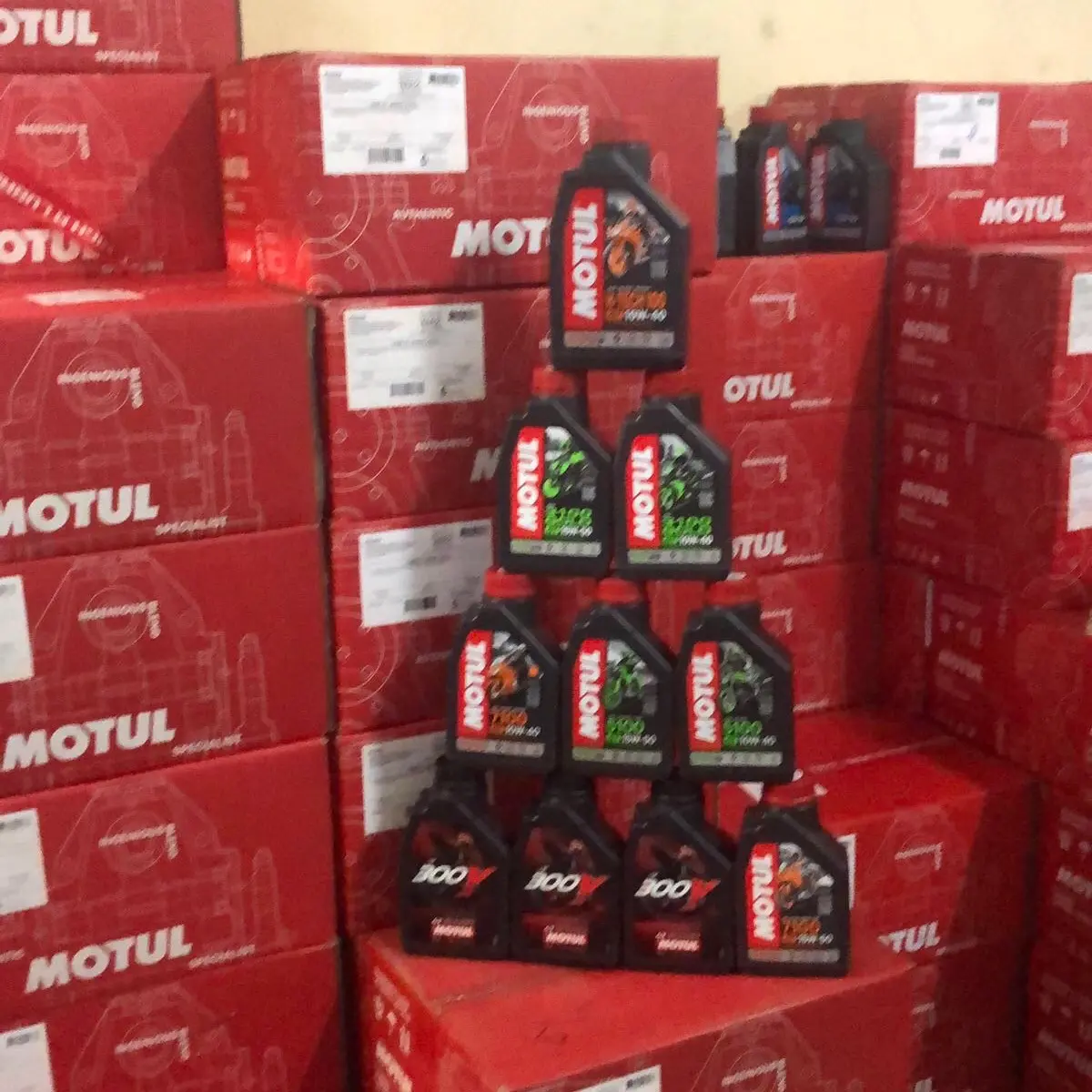 MOTUL 100% Original Vietnam H-TECH100 10w40（1.2L）300v10w40 /15w50/5w40 7100 10w40/15w50 5100 10w40/10w50/15w50 3100 10w40/ 15w50 3000plus 10w40 /15w50 Oil