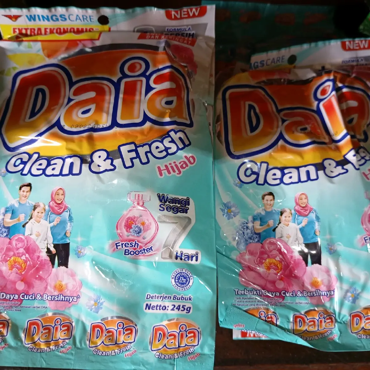 Dapat 4 pack Daia clean fresh deterjen bubuk [245 gr]