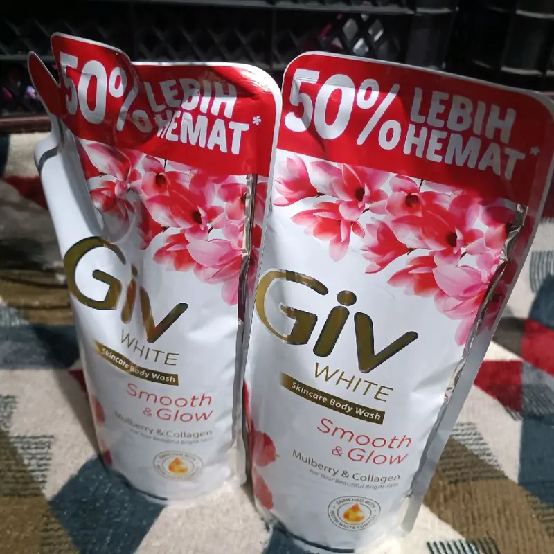 (PAKET 2 POUCH JUMBO) GIV GLOWING WHITE / SMOOTH & GLOW Mulberry & Collagen Sabun Mandi Cair 825ml 4