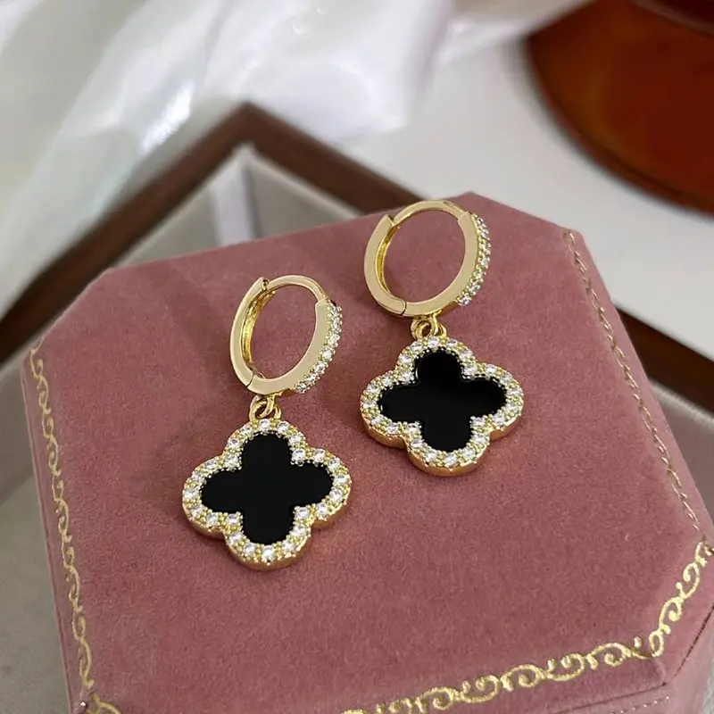 Anting Wanita Anting Titanium Anting Semanggi Anting Clover Anting bunga hitam dan berlian Anting van cleef 2