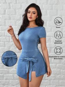 Vestido de una pieza con falda corta de mezclilla con lazada, sin mangas, vestido mini ajustado que estiliza la figura, estilo chica atractiva, perfecto para la moda del verano