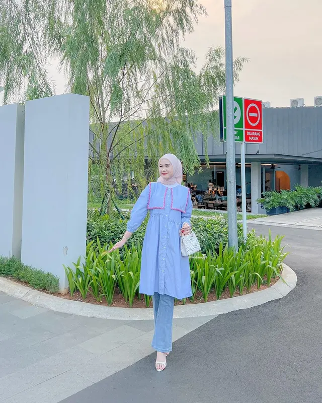 Atasan wanita krah lucu| Atasan salur| Tunik salur |tunik hitam| baju kantor wanita| Larose Tunik 2
