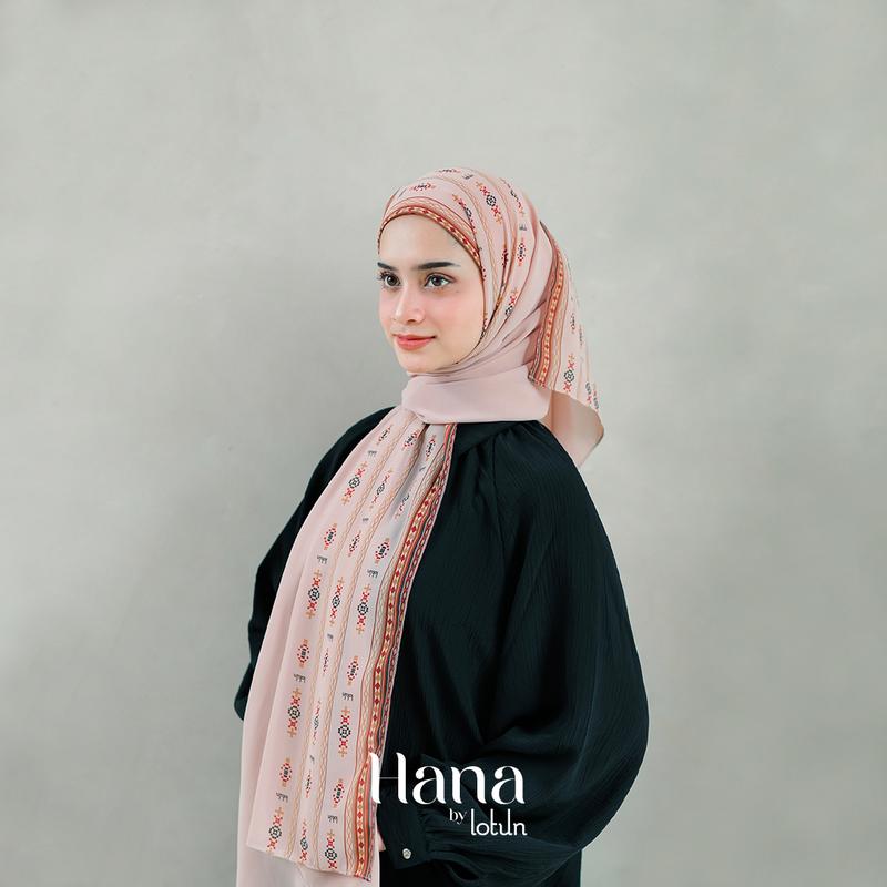 Lotun Hana Series - Hijab Pashmina Instan Printing Motif Etnik Material Premium Simpel Mudah dipakai - Peach Rayon Ceruti 3