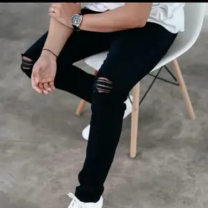 Celana jeans panjang sofjeans hitam sobek lutut pria 28-33 Distro Slimfit Cowok Skinny Stretch Nyaman