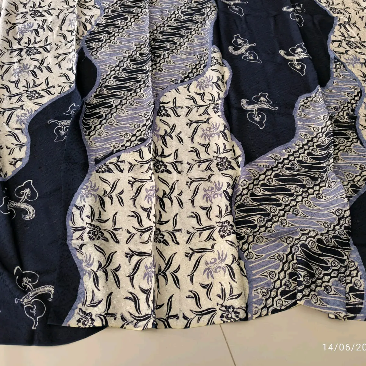 kain batik viscose semi sutra motif pulauan khas Cirebon batik Fariza terbaru