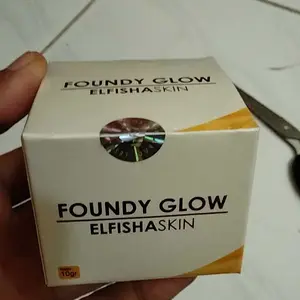 ELFISHASKIN Foundy Glow Base Makeup 10gr Mencerahkan Wajah Alami dengan 2% Niacinamide & DNA Salmon Kulit Glowing Terlindungi dari Sinar UV Extract Foundation