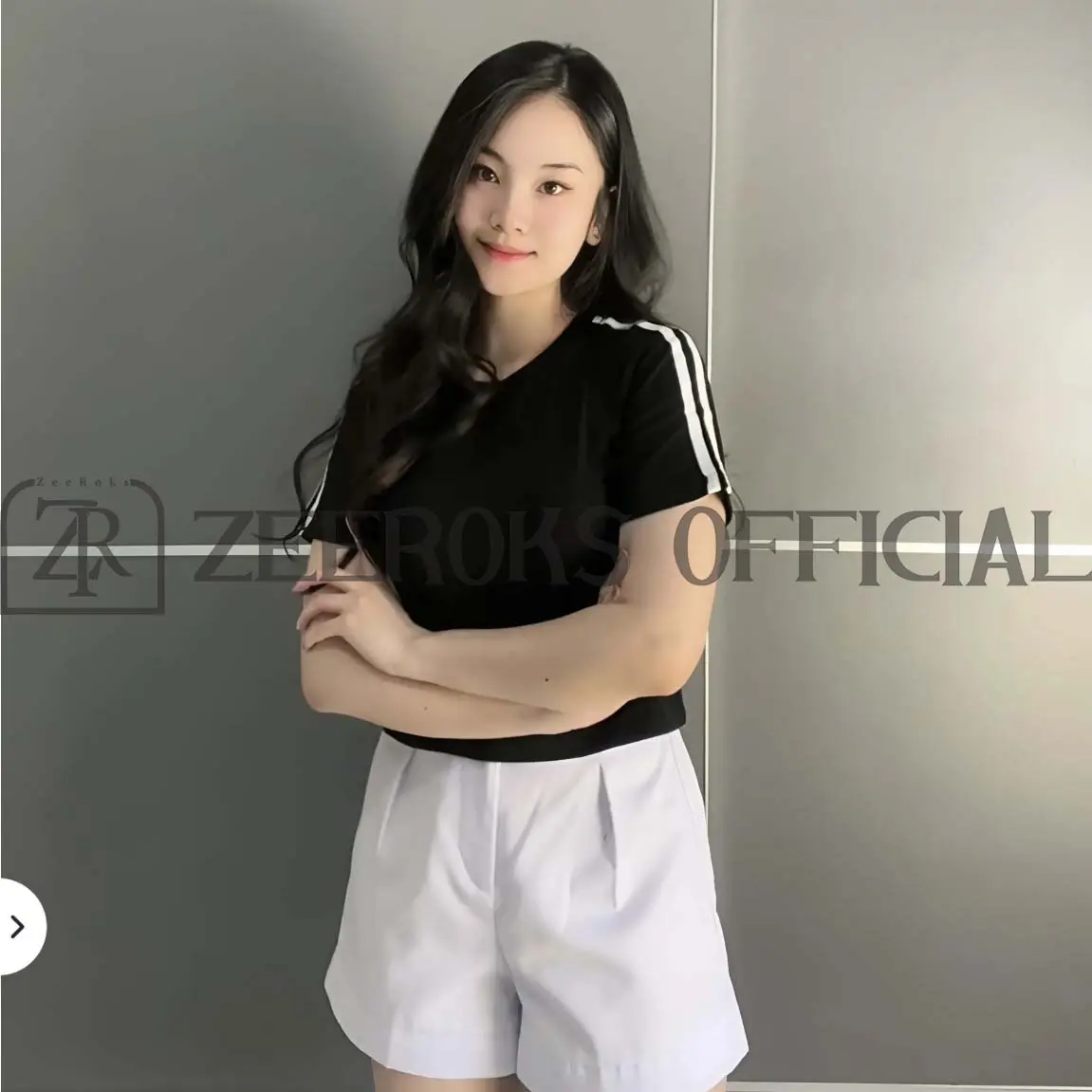 ZEEROKS Atasan Wanita Crop Top Two Stripe Kaos Sporty Lengan Pendek Bahan Cotton Combed