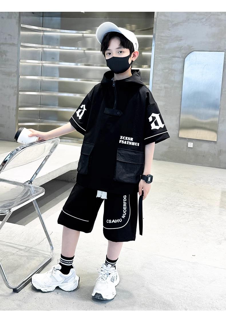 Product Introduction of Set Đồ Trẻ Em Cá Tính 2025 - Áo Hoodie Tay Ngắn + Quần Short Form Rộng | Size 120-180 22