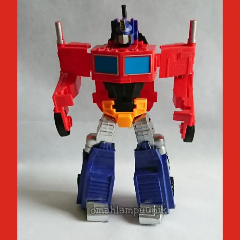 Mainan Anak Robot Transformer/robot yang bisa berubah jadi mobil 2
