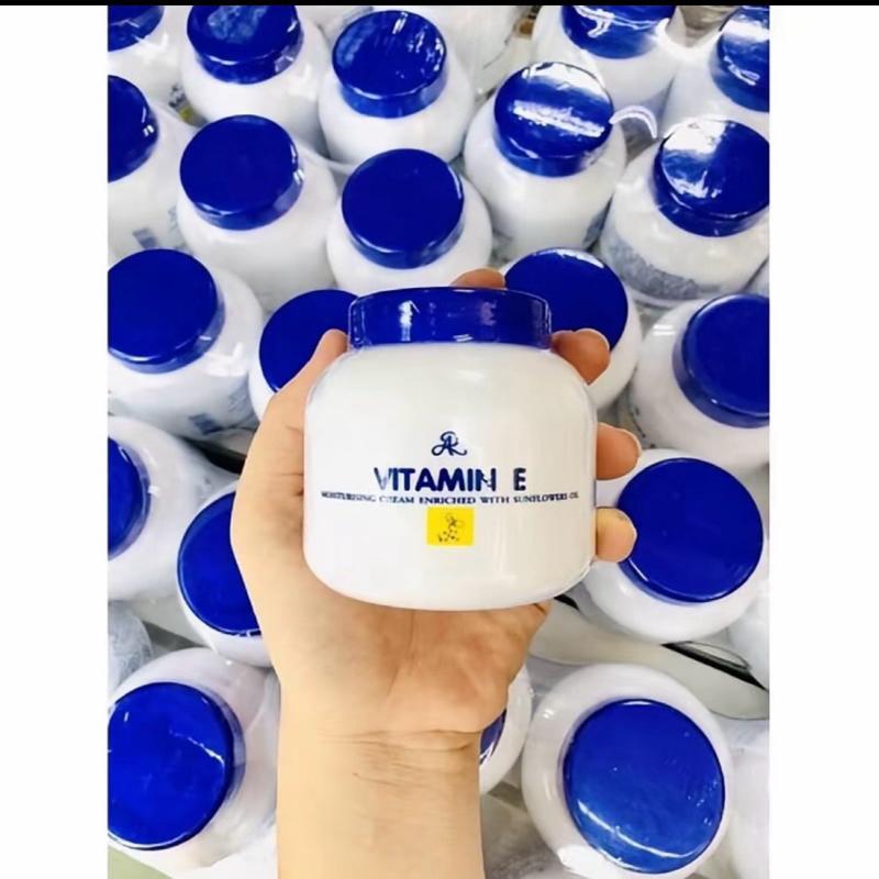 Kem Dưỡng Ẩm Vitamin E Enriched với Sunflower Oil - Sản phẩm chăm sóc da hiệu quả