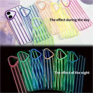 Sarung Lembut, Bercetak Berjalur, Bercahaya-dalam-Gelap, Serasi dengan iPhone 16, 15, 14, 13 Pro Max Siri, Reka Bentuk Minimalis, Mewah, Bergaya, Rasa Premium, Sarung Telefon Protectors