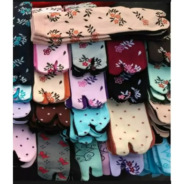 12 PASANG KAOS KAKI MUSLIMAH JEMPOL MOTIF dan POLOS KAUS KAKI UKHTI SOLEHAH MOTIF POLKADOT LOVE DLL