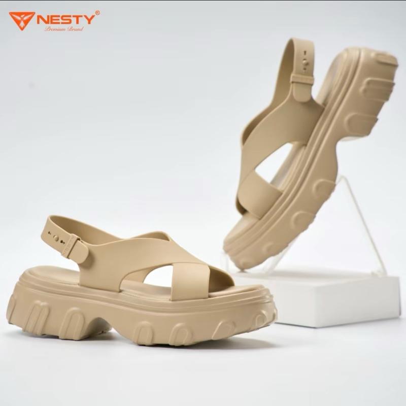 NE24-Mẫu dép sandan nữ NESTY chất liệu EVA bền nhẹ và êm ái, sang trọng 1