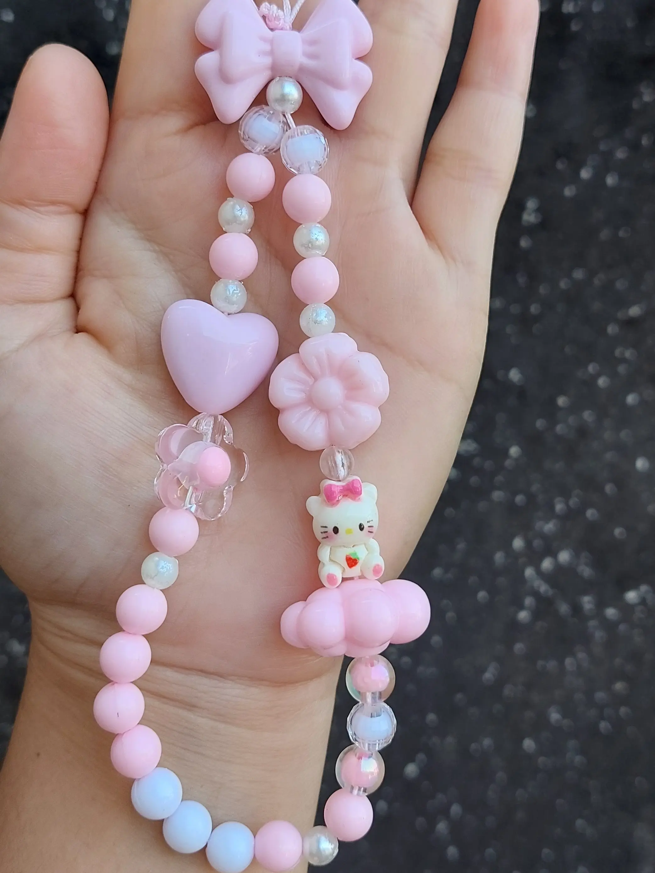 Straphone atau gantungan tali sanrio