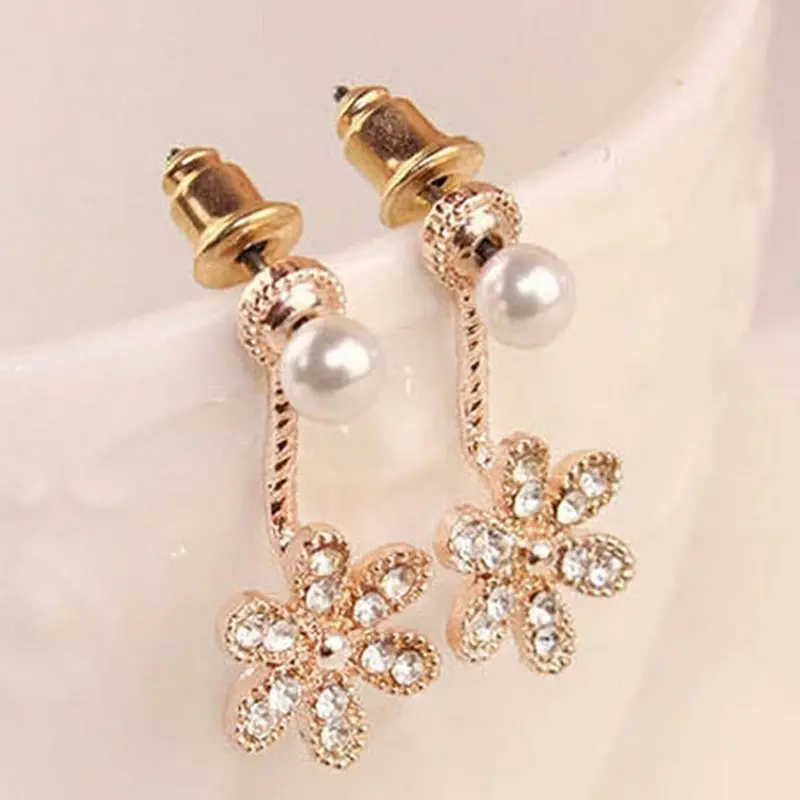 A58 Anting Tusuk Wanita Bunga Diamond