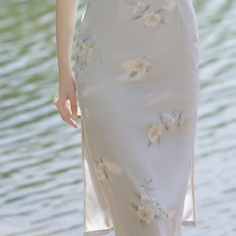 Product Introduction of [Light gray printed short-sleeved cheongsam woman] The new slim and long design is elegant and slim, which is suitable for women's daily/party wear and interpretation of oriental classical charm! 3