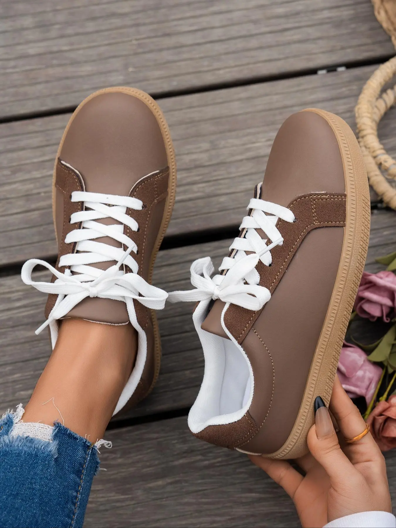 Women's Fashionable Colorblock Lace Up Low Top Sneakers, Casual Comfortable Sports Shoes for Daily Wear, Female All-match Round Toe Shoes for Daily Wear
