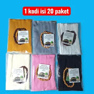 1 kodi isi 20 paket Ciput rajut 1 warna 20 paket tasbih kayu 33 butir mengkilap dan 20 paket free kartu ucapan selamat umroh atau haji