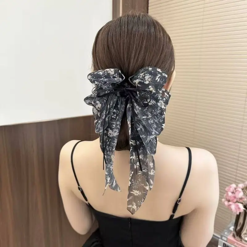 Tinta Latar Hitam