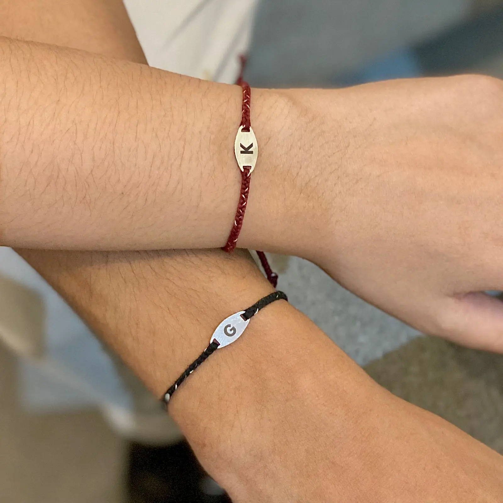 Mellon_id gelang inisial huruf couple aesthetic pasangan hitam marron pria wanita Tali Bracelets Stainless