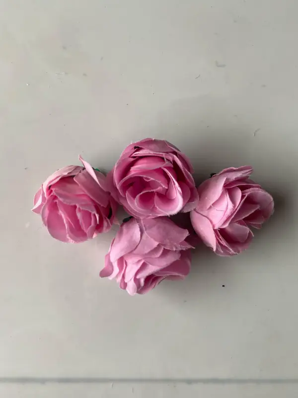 kuntum mawar 5 cm.bunga buket bunga hias bunga palsu.jual per 50 pcs 1