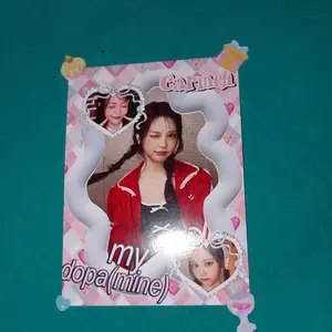Dreamy Kit HEARTS2HEARTS freebies CARD HOLDER + STICKER SHEET isi 4 pcs (1 photostrip + 2 photo deco + 1 photocard)