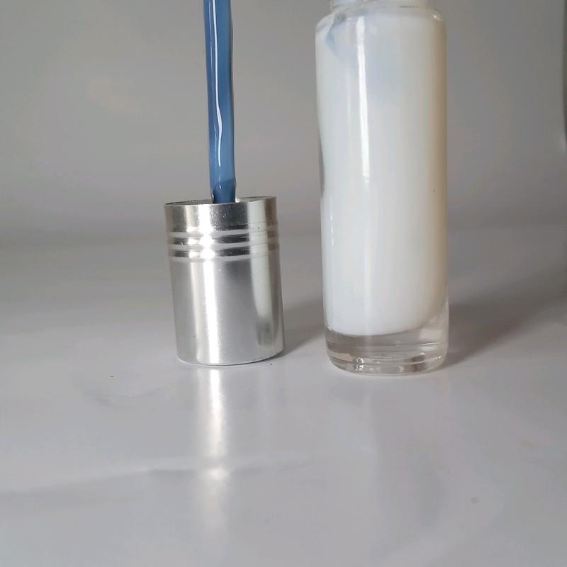 lem bulu mata premium yang sangat legeet tidak membuat mata perih dan tidak membekas di mata karena menggunakan bahan bahan premium..isi 5 ml.. 2