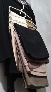 Product Review of HUGO Gantungan Hanger 5 Susun Serbaguna Gantungan Jilbab Gantungan Celana Baju Pakaian Plastik Multifungsi from y**a 3