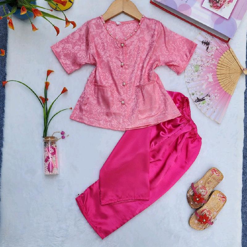 ( 7-36kg) Bộ áo bà ba truyền thống có túi, vải gấm hoa quần phi bóng chất liệu vải mát mẻ, bền đẹp cho bé gái