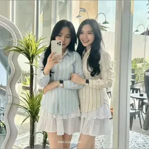 Wispie Girl Boss Fitted Shirt Kemeja Kerja Wanita Fit Garis Stripe Karet Lembut Warna Pink Hijau Biru dan Krem Bahan Nyaman Size M L XL