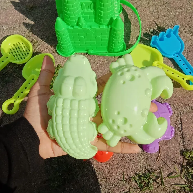 Ember Pantai TB 02 dengan Berbagai Macam Cetakan Toys/mainan cetakann pasir murah aneka/ istana pasir + bubble wrap 3