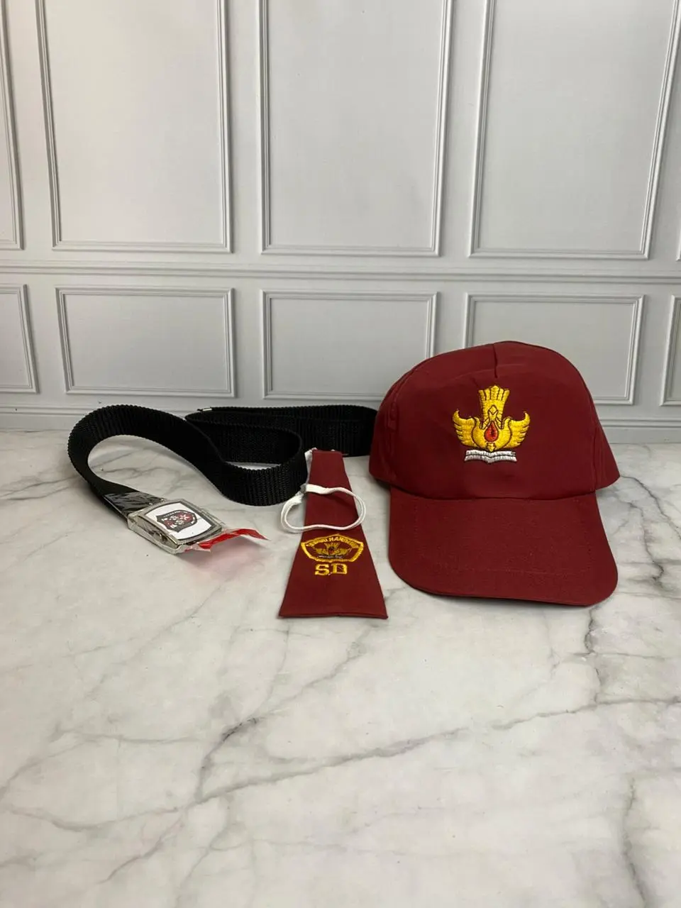 Paket Aksesoris seragam Sekolah SD Dasi,Topi dan Sabuk Cowo dan Cewek