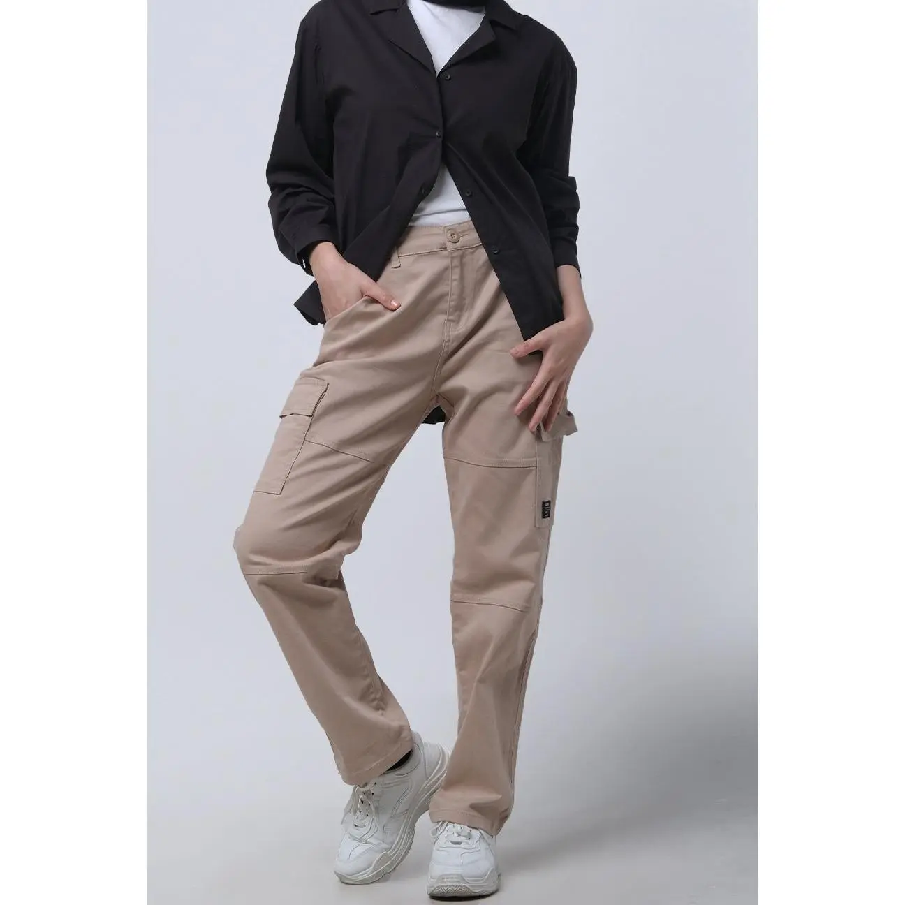 Logo Jeans Celana Panjang Cargo Wanita Tavisha Khaki 43059L5KH