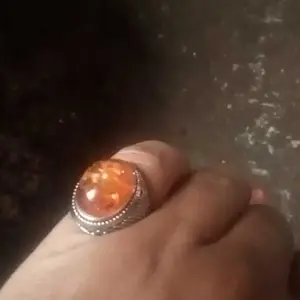 Cincin Batu Amber Oranye Oranye Faux Vintage Pria yang Dipersonalisasi Desain Pola Tali Cincin Punk Perak Hitam Punk Pria Faux Topaz Aksesori Busana Pesta Pernikahan Original Ring