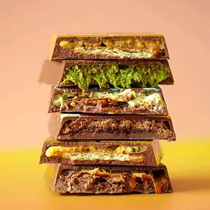 coklat dubai kunafa stroberi