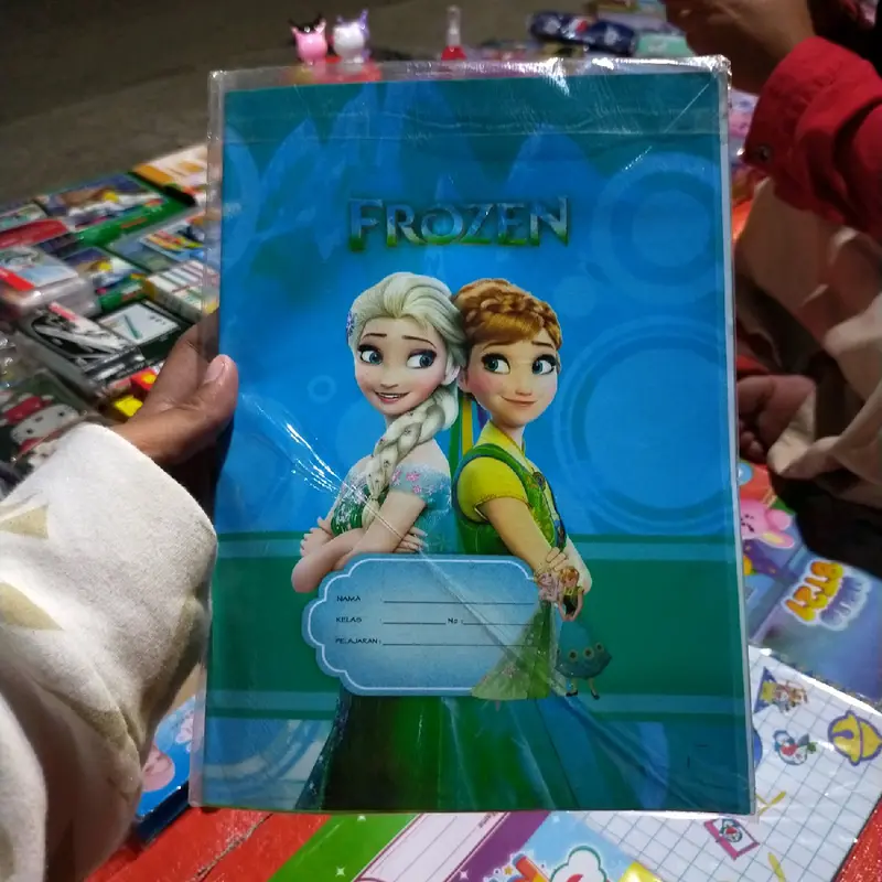 Sampul buku tulis karakter Doraemon, Kuda pony, Spiderman, Frozen, Bt21 Sidu 7