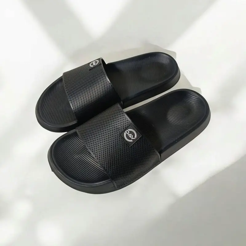 Dava Sandal Slip-on Dava Premium Class Unisex Full Black - Pria, Shoes Karet 0