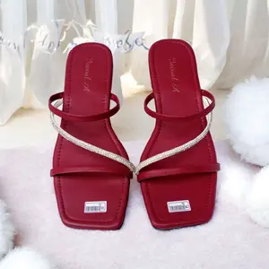 Sandal Selop Teplek Wanita Selempang Diamond Sandal Cewek Flat Shoes Kulit Sintetis Kulit Sintetis Hitam Putih Sendal Coklat