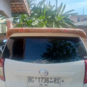 spoiler calya + lampu / spoiler sigra + lampu rem